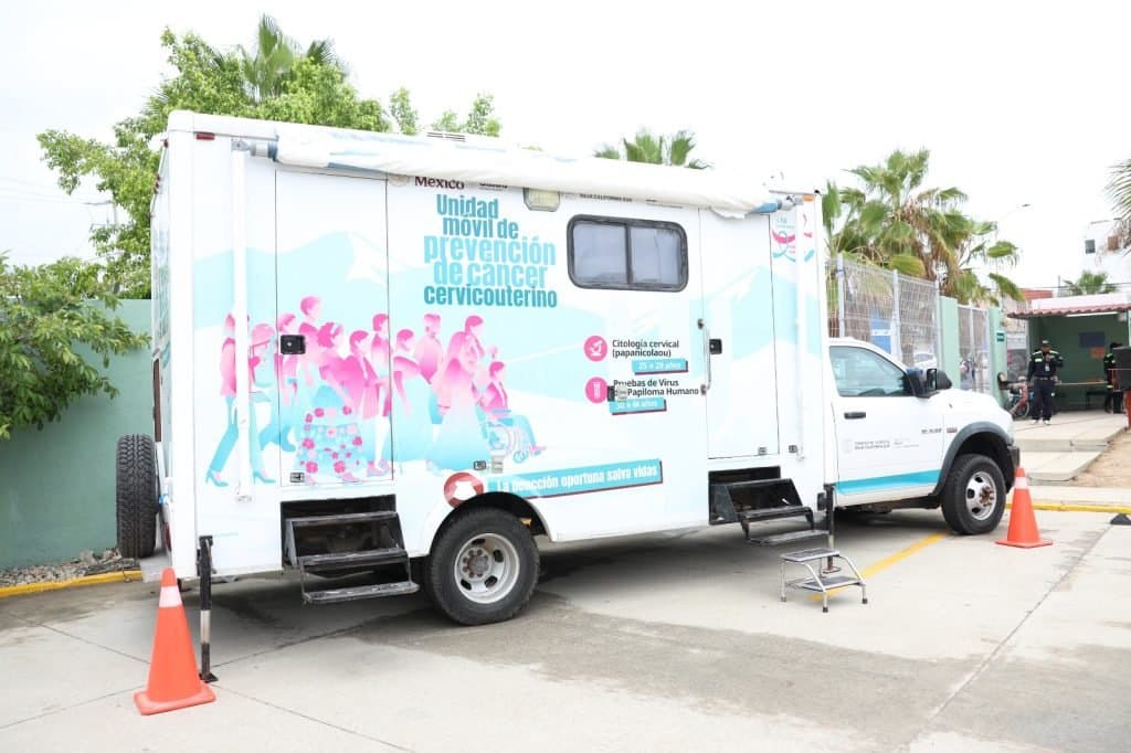 Unidad móvil de prevención de cáncer cervicouterino de la estrategia estatal de salud en Los Cabos